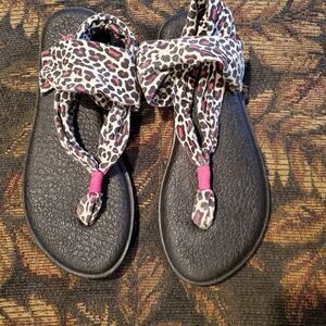 Sanuk Pink Leopard Print Yoga Sandals Size 5/6